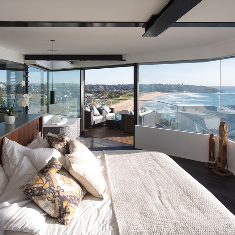 Master Bedroom with a view (© Adam Powell)
